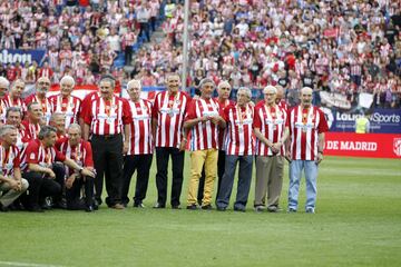 Foto de familia de las Leyendas del Atlético.  
 