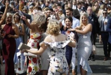 Grand National de la elegancia al desmadre