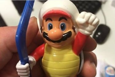 Denunciado un muñeco de Mario que parece "masturbarse"