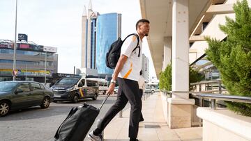 Walter Tavares, pívot del Real Madrid, a su llegada a Murcia, donde se disputa la Supercopa Endesa.