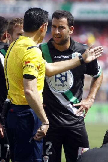 Iñigo López (Cordoba CF) fue expulsado por doble amarilla