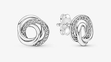 Aprovecha la oferta de un 3x2 en joyería de Pandora para sorprender a tu familia o pareja