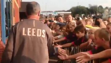 La cariñosa recepción que tuvo Bielsa en su llegada al estadio