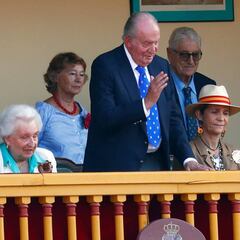 Juan Carlos I baraja alejarse de la Zarzuela pero no ceder su título