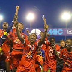 Gran gesto de fair play en el MIC Football Sub-18