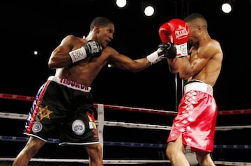 Mariano Hilario y Hadillah Mohoumadi durante su primer combate en 2015.