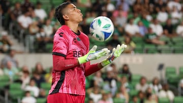 AUSTIN, TX - JULY 23: Liga MX All-Star and Cruz Azul goalkeeper Kevin Mier catches the ball during the MLS All-Star Game between MLS All-Stars and Liga MX All-Stars on July 23, 2025, at Q2 Stadium in Austin, TX. (Photo by David Buono/Icon Sportswire via Getty Images)