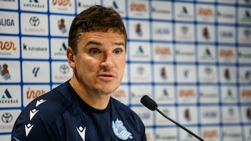 Ion Ansotegi, entrenador de la Real Sociedad B, en rueda de prensa.