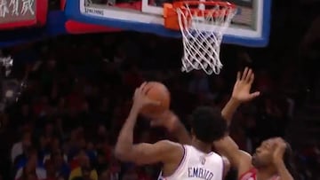 Brutal clavada de Joel Embiid: ¡en la cara del rival!