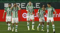 Canales celebra su gol junto a sus compa&ntilde;eros. 