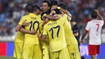 Los jugadores del Villarreal celebran el 2-3.