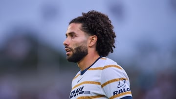 ‘Chino’ Huerta reincidente; múltiples suspensiones desde que llegó a Pumas