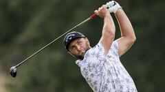 Dublin (United States), 05/06/2021.- Jon Rahm of Spain hits his tee shot on the eighteenth hole during the third round of The Memorial golf tournament at Muirfield Village Golf Club in Dublin, Ohio, USA, 05 June 2021. The Memorial tournament will be played 03 June through 06 June. (Espa&ntilde;a, Estados Unidos) EFE/EPA/TANNEN MAURY