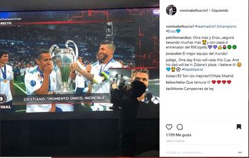 La presentadora Romina Belluscio comparti¨® una foto de su hijo Renzo besando una minicopa con los campeones de fondo.