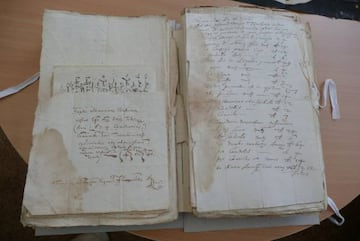 Los documentos que contienen el emoji más antiguo del mundo