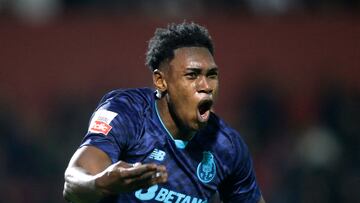 Soccer Football - Primeira Liga - AVS v FC Porto - Estadio do Desportivo das Aves, Vila das Aves, Portugal - October 28, 2024 FC Porto's Samu celebrates scoring their third goal REUTERS/Miguel Vidal