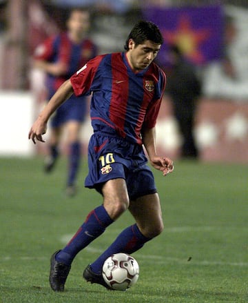 El jugador argentino visti車 la camiseta del Barcelona tan s車lo una temporada, la 02/03, y llev車 el '10'.