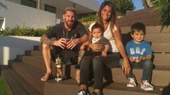 Lionel Messi, Antonella Roccuzzo y sus dos hijos, Thiago y Mateo 