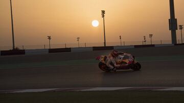 DOHA, QATAR - FEBRUARY 25: Marc Marquez of Spain and Repsol Honda Team rounds the bend during the MotoGP Tests - Day Three at Losail Circuit on February 25, 2019 in Doha, Qatar. (Photo by Mirco Lazzari gp/Getty Images)