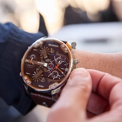 Así afecta el cambio de hora a los trabajadores nocturnos: ¿Se cobra un extra? ¿Se trabaja más?