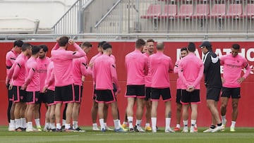 Lopetegui, junto a sus jugadores. 