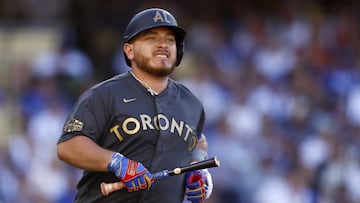 The 2023 World Baseball Classic will see one less MLB star as Toronto Blue Jays catcher Alejandro Kirk backs out of playing for Team Mexico.