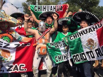 Así se viven los instantes previos al duelo entre los dos gigantes de Concacaf que se disputará en el Estadio Azteca