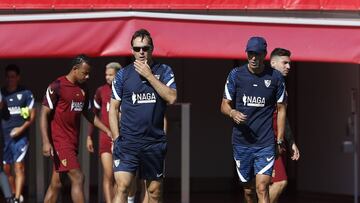 Lopetegui, junto a su segundo, Pablo Sanz.