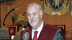 Vicente Del Bosque recibi&oacute; recientemente la &quot;Beca de Honor del Deporte&quot; de la Universidad de Navarra, por ser &quot;un claro representante del trabajo amable y de valores como el juego limpio y en equipo, tan propios del esp&iacute;ritu ol&iacute;mpico&quot;.