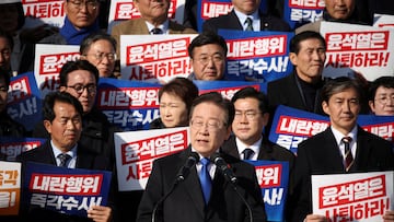 South Korea's main opposition Democratic Party leader Lee Jae-myung, lawmakers and people attend a rally to condemn South Korean President's surprise declarations of the martial law last night and to call for his resignation, at the national assembly in Seoul, South Korea December 4, 2024. REUTERS/Kim Hong-Ji