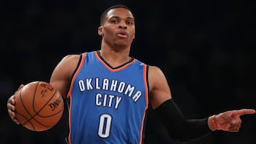 Russell Westbrook durante el choque contra los New York Knicks== FOR NEWSPAPERS, INTERNET, TELCOS &amp; TELEVISION USE ONLY ==