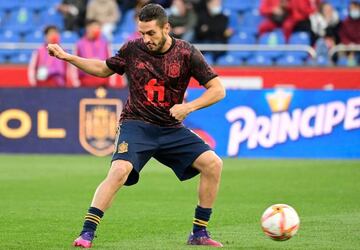 Koke, calentando antes de enfrentarse a Islandia.