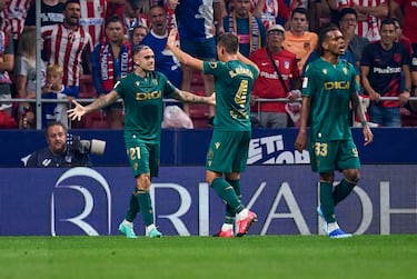 0-2. Roger Martí celebra el segundo gol que anota en el minuto 26 de encuentro.