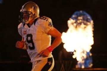 Drew Brees, QB de New Orleans Saints, logró llegar ayer a la cifra mágica de 400 TDs de pase.