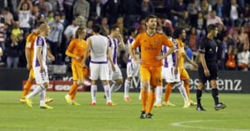 Xabi Alonso muestra su tristeza al finalizar el encuentro.