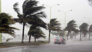 Hay alerta máxima en Guerrero, Oaxaca y Michoacán por la llegada del ciclón tropical Alvin, que producirá lluvias intensas a muy fuertes.