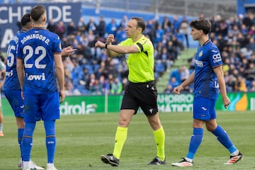 Tras verlo en el monitor, Cuadra Fernndez decret la pena mxima a favor del equipo rojiblanco.