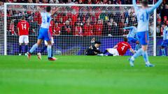 Soccer Football - Euro 2024 Qualifier - Group A - Norway v Spain - Ullevaal Stadion, Oslo, Norway - October 15, 2023 Spain's Alvaro Morata scores a goal later disallowed after a VAR review  Frederik Ringnes/NTB via REUTERS    ATTENTION EDITORS - THIS IMAGE WAS PROVIDED BY A THIRD PARTY. NORWAY OUT. NO COMMERCIAL OR EDITORIAL SALES IN NORWAY.