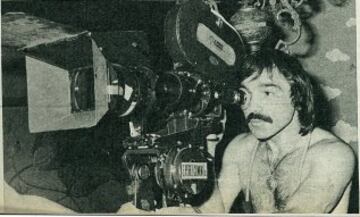 En 1977 inició una carrera paralela al boxeo como actor debutando como secundario en la película "Juventud drogada". 