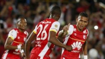 Francisco Meza celebra su gol ante Independiente.