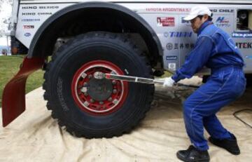 La primera etapa del Dakar ha tenido que ser suspendida debido a las malas condiciones meteorológicas.