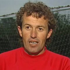 El pedófilo entrenador Bennell, encontrado inconsciente