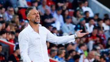 Real Mallorca's Argentine coach Martin Demichelis reacts during the Spanish league football match between RCD Mallorca and Real Madrid CF at Mallorca Son Moix Stadium in Palma de Mallorca on April 4, 2026. (Photo by JAIME REINA / AFP)