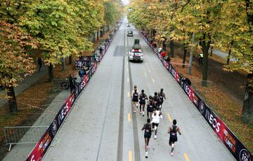 Kipchoge, de 34 años, se convirtió en Viena en el primer ser humano que baja de dos horas en 42.195 metros, la maratón aunque no será homologado como récord.