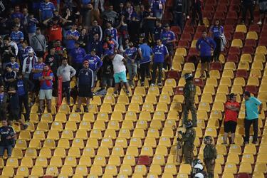 Una moneda en la cara: así fue la caótica noche de Santa Laura