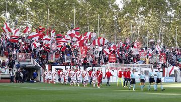 La afici&oacute;n del Rayo recibe a su equipo en Vallecas.