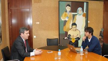 El futuro periodista Óliver Torres entrevista a Miguel Cardenal