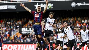 El Eibar amarga la fiesta Champions de Marcelino