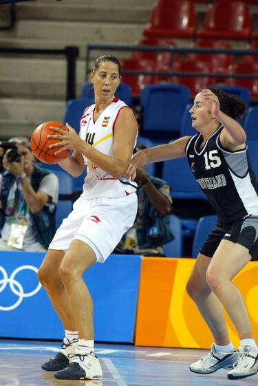 La pívot es la otra jugadora, junto a Amaya Valdemoro, que llegó a la WNBA en el año de su inauguración. Cebrián no tuvo mucho protagonismo en las New York Liberty: promedió 1,8 puntos y 1,2 rebotes en 22 partidos (jugó menos de 10 minutos de media: 8,5). La franquicia neoyorkina perdió la final (y el anillo) contra las Comets de Amaya Valdemoro.