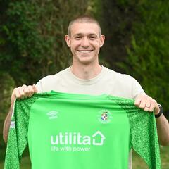 Otro portero del USMNT a la Championship: Ethan Horvath ficha con el Luton Town